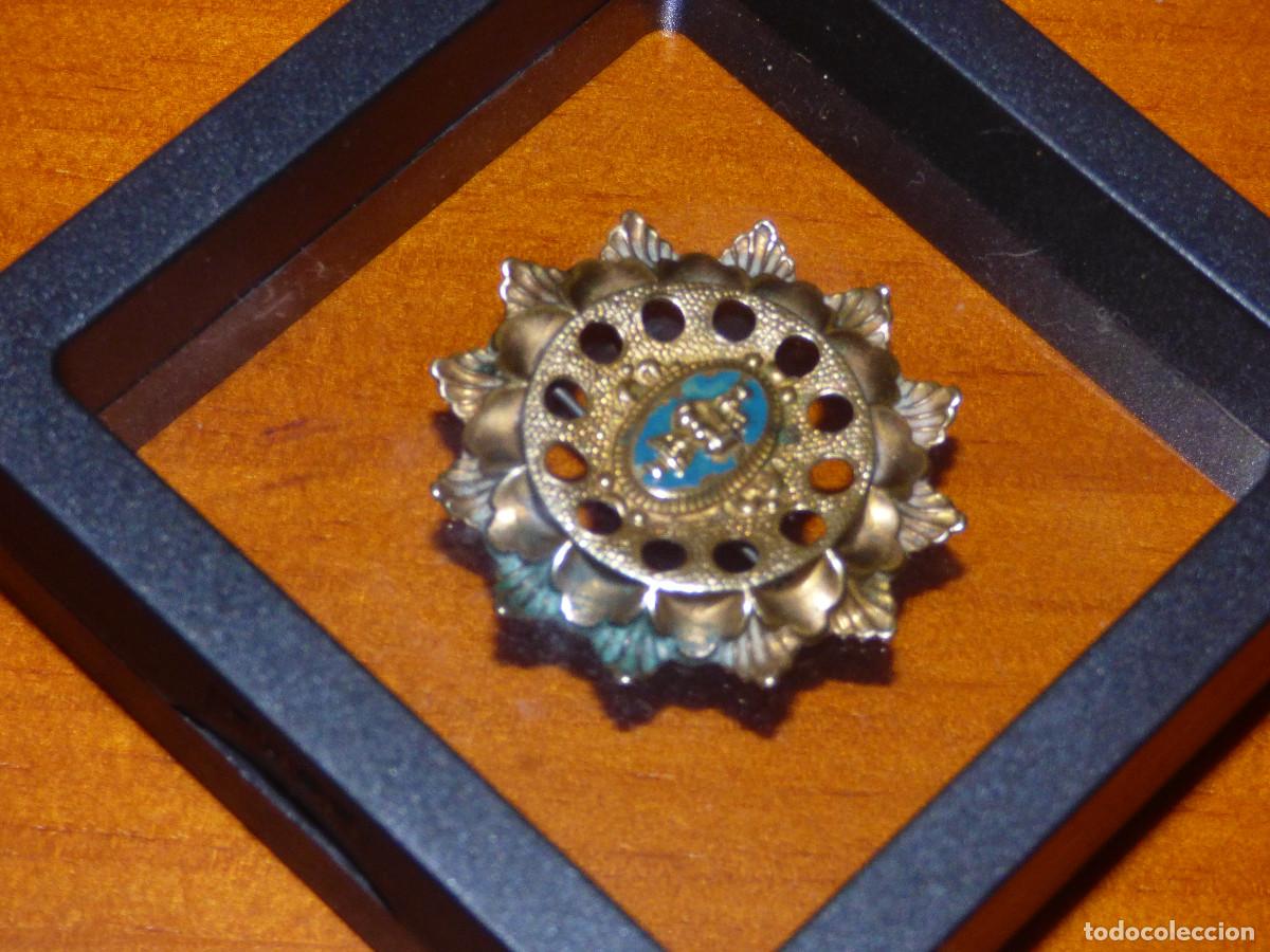 Antig&uuml;edades: Antiguo broche,de la virgen del Pilar. - Foto 1