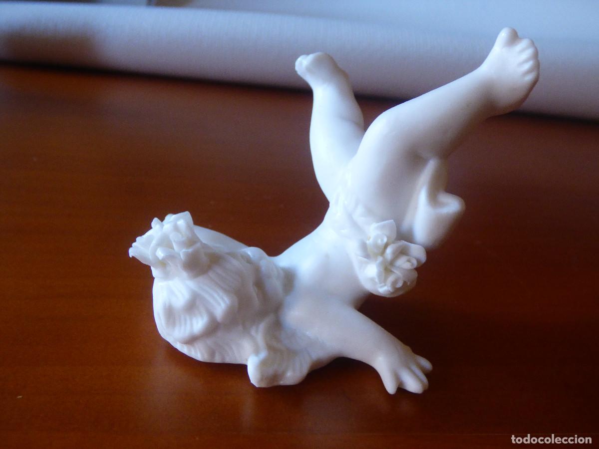 Antig&uuml;edades: Figurita de ,Angelito blanco. - Foto 2