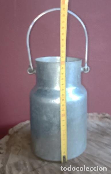 Antig&uuml;edades: Antigua lechera con asa ,de aluminio. - Foto 4