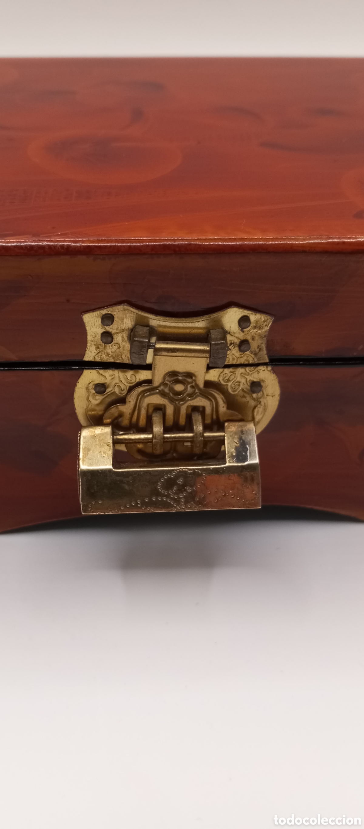Antig&uuml;edades: JOYERO LACADO CON CANDADO. - Foto 11