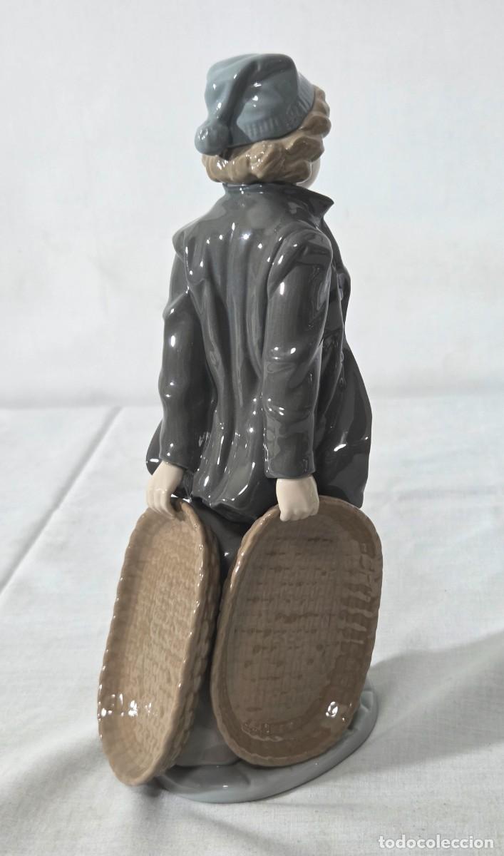 Antig&uuml;edades: Figura Grumete con cestas de Lladr&oacute; - Foto 6