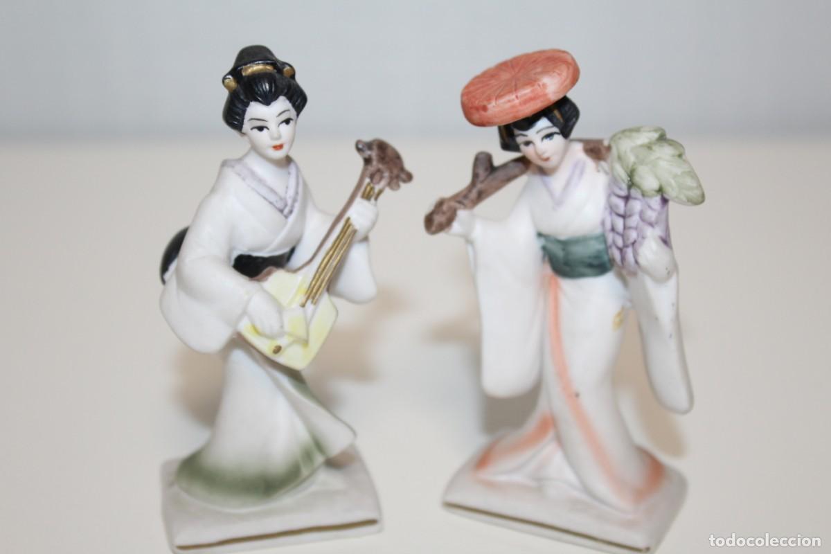 Antig&uuml;edades: FIGURAS JAPONESAS O GEISHA DE PORCELANA BISCUIT MADE IN JAPAN