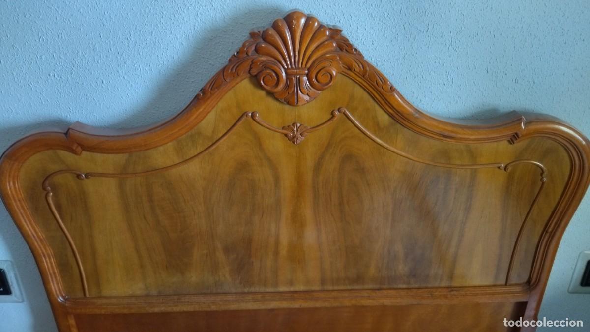 Antig&uuml;edades: Cama de matrimonio y mesitas - Foto 2