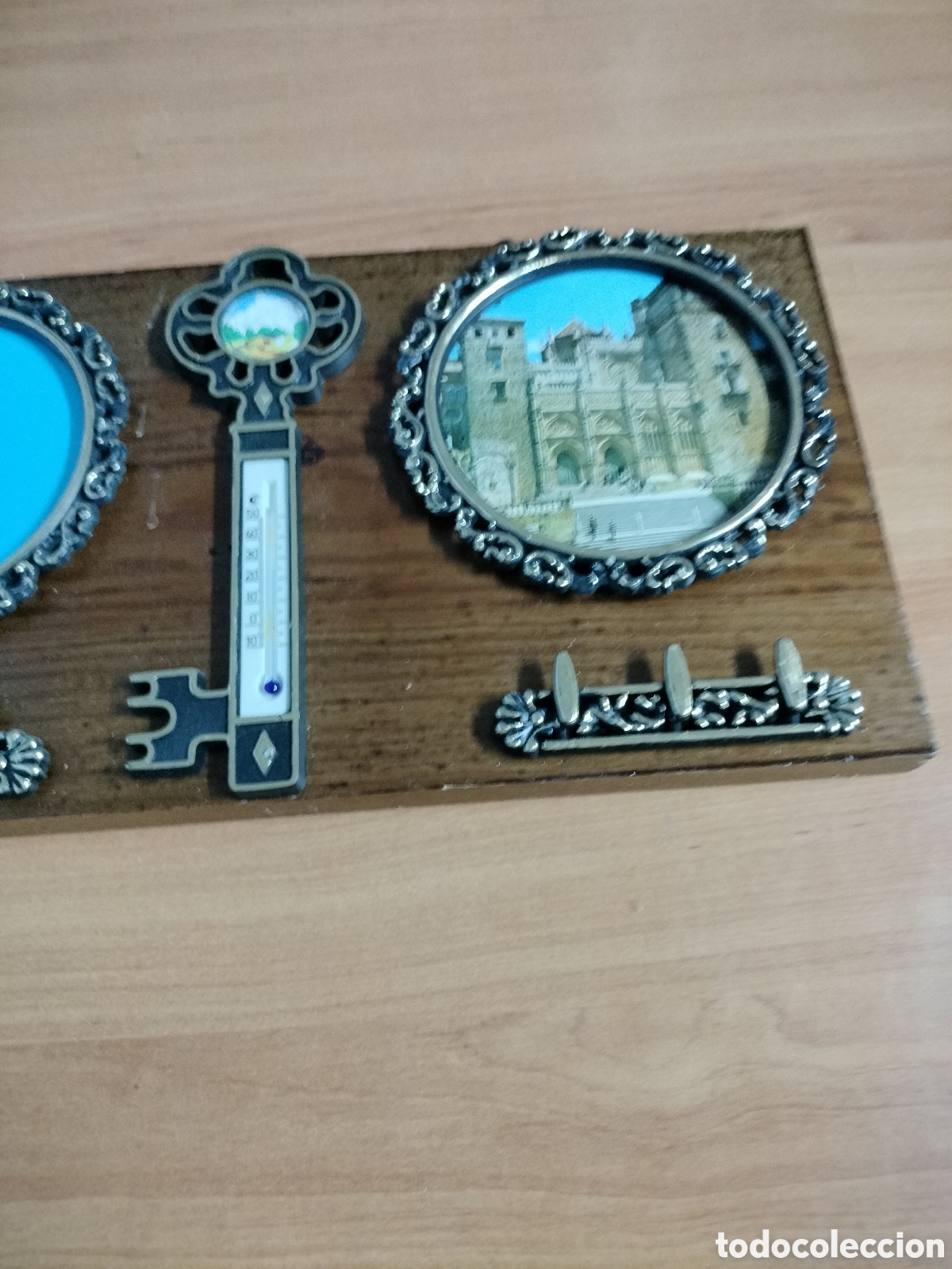 Antig&uuml;edades: Antiguo colgador de llaves - Foto 4