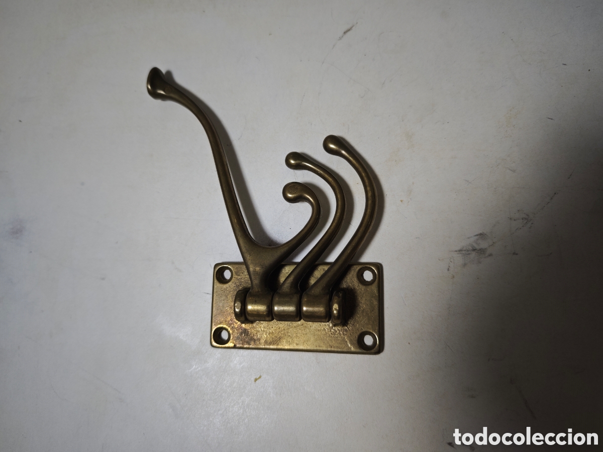 Antig&uuml;edades: PERCHERO DE BRONCE 3 MANOS - Foto 2