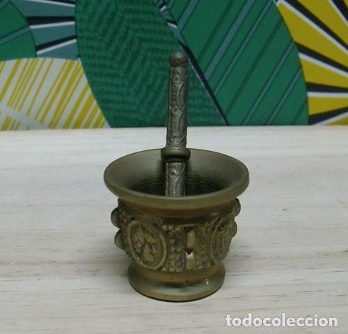 Antig&uuml;edades: Peque&ntilde;o Almirez Mortero con Maja - Foto 2