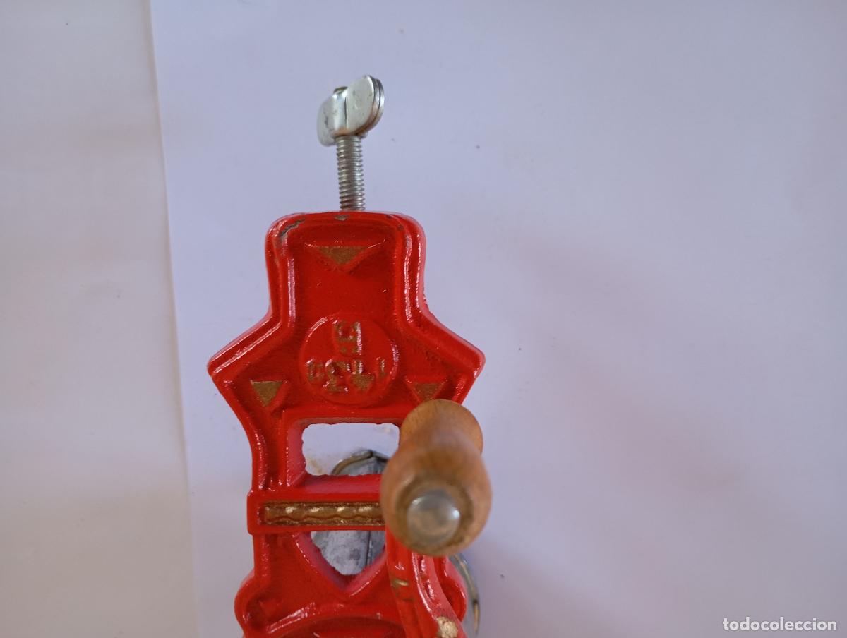 Antig&uuml;edades: PICADORA DE CARNE ELMA. PN11 - Foto 4