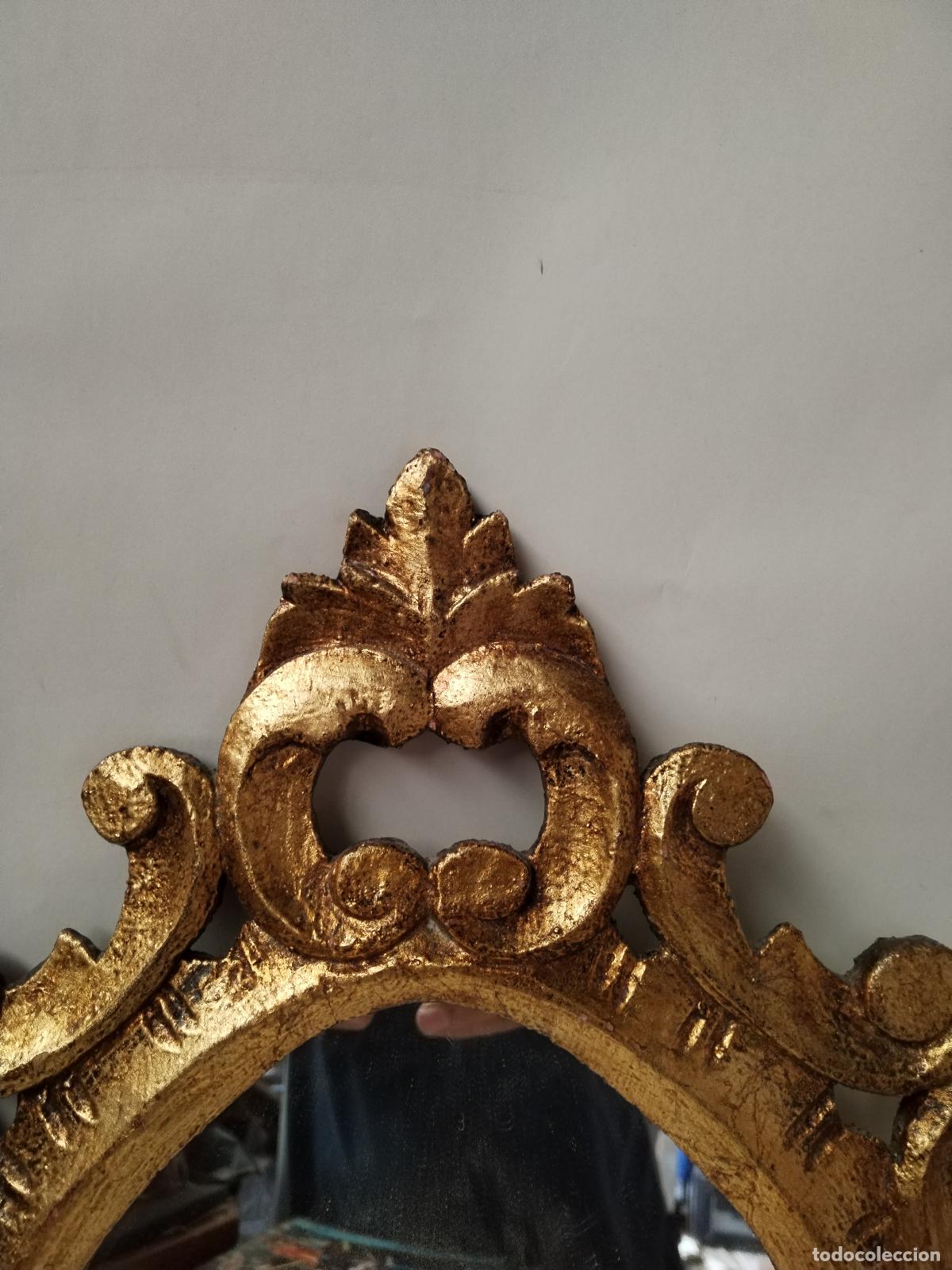 Antig&uuml;edades: espejo antiguo de madera dorada - Foto 2