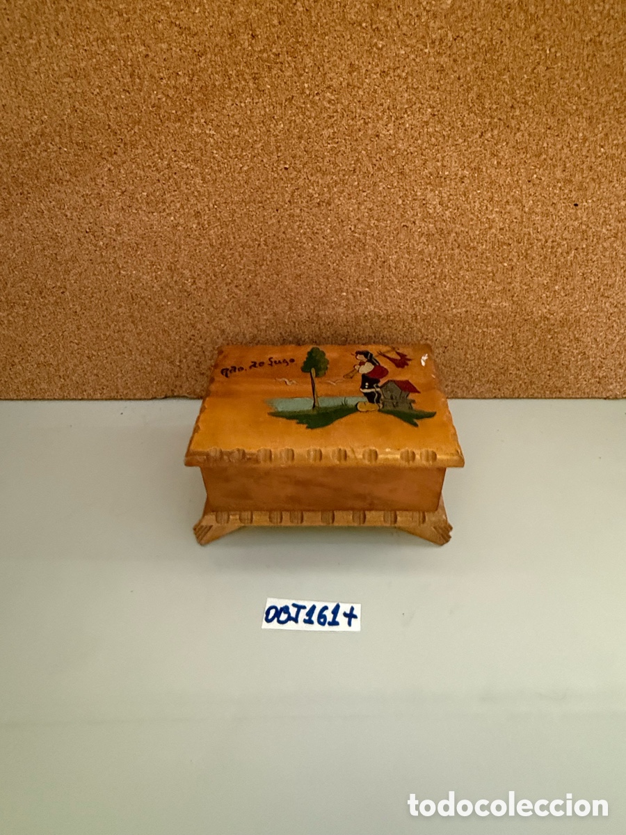 Antig&uuml;edades: Caja de madera recuerdo de Lugo - Foto 1