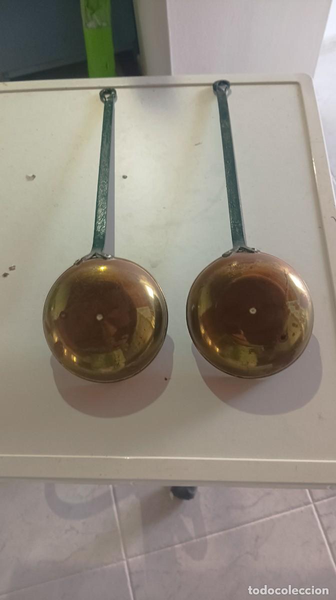 Antig&uuml;edades: Dos cucharones de cobre id&eacute;nticos. - Foto 3