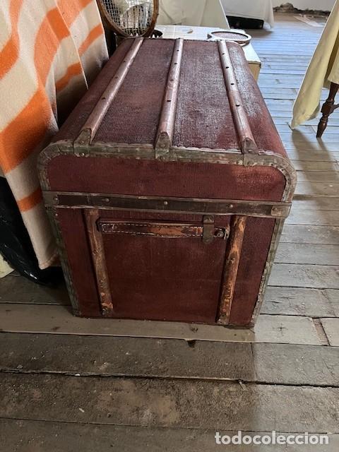 Antig&uuml;edades: Antiguo ba&uacute;l o arc&oacute;n de madera y cuero. - Foto 2