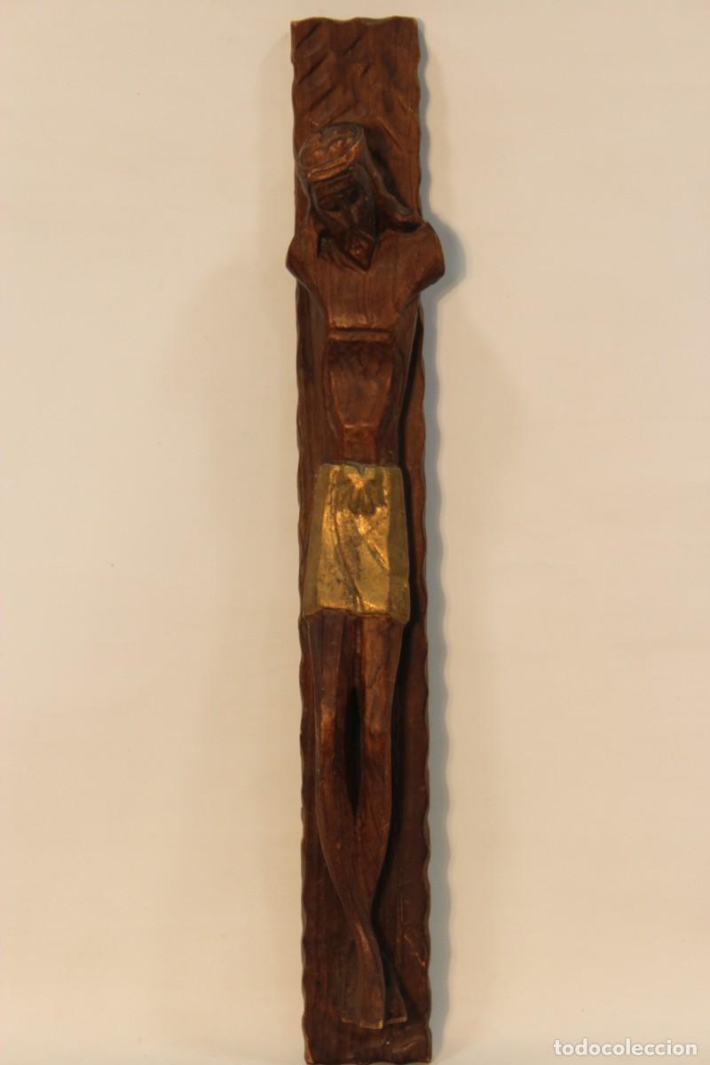 Antig&uuml;edades: Cristo de madera tallada artesanalmente - Foto 1