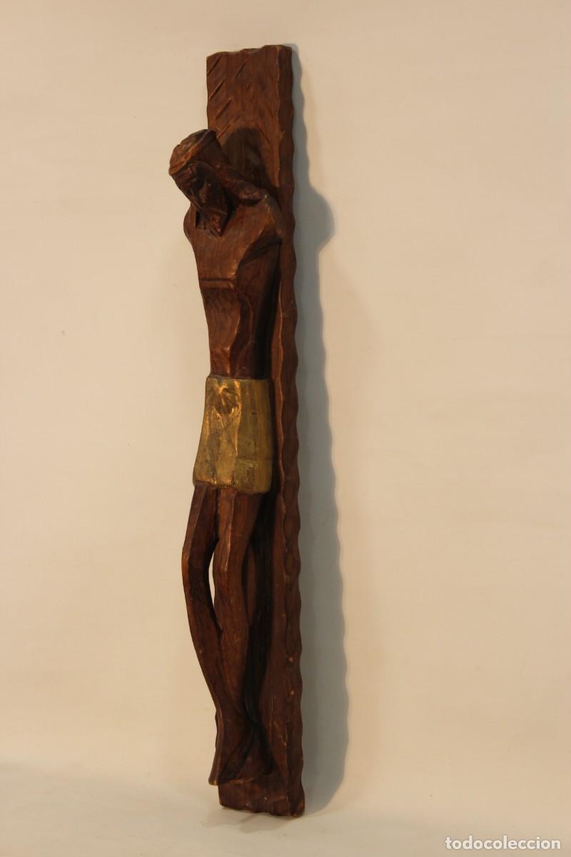 Antig&uuml;edades: Cristo de madera tallada artesanalmente - Foto 3