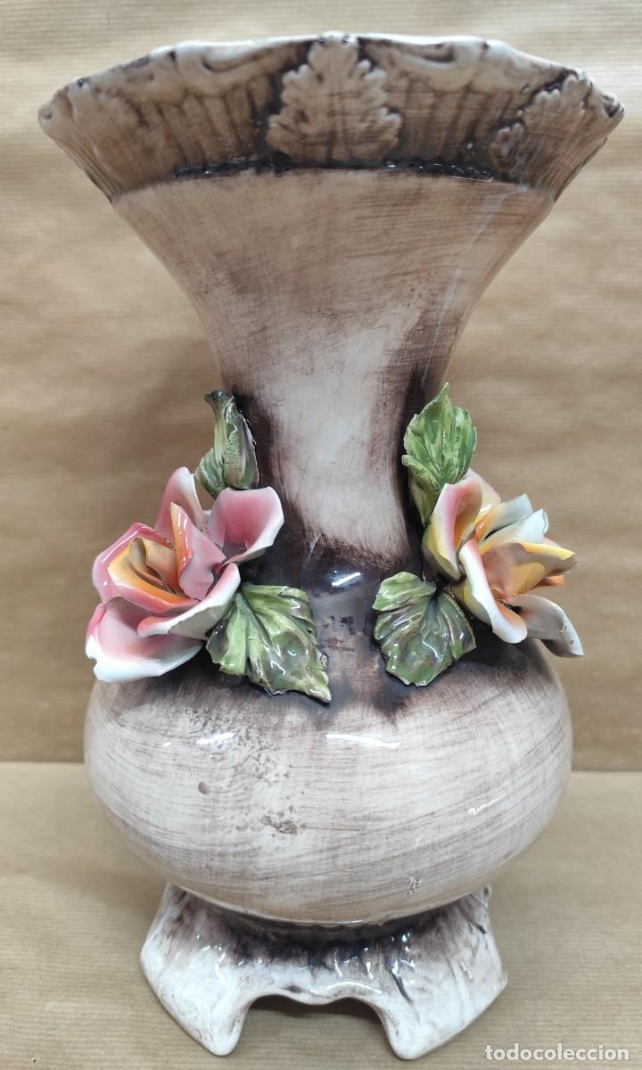 Antig&uuml;edades: Jarr&oacute;n de porcelana Capodimonte - Foto 1