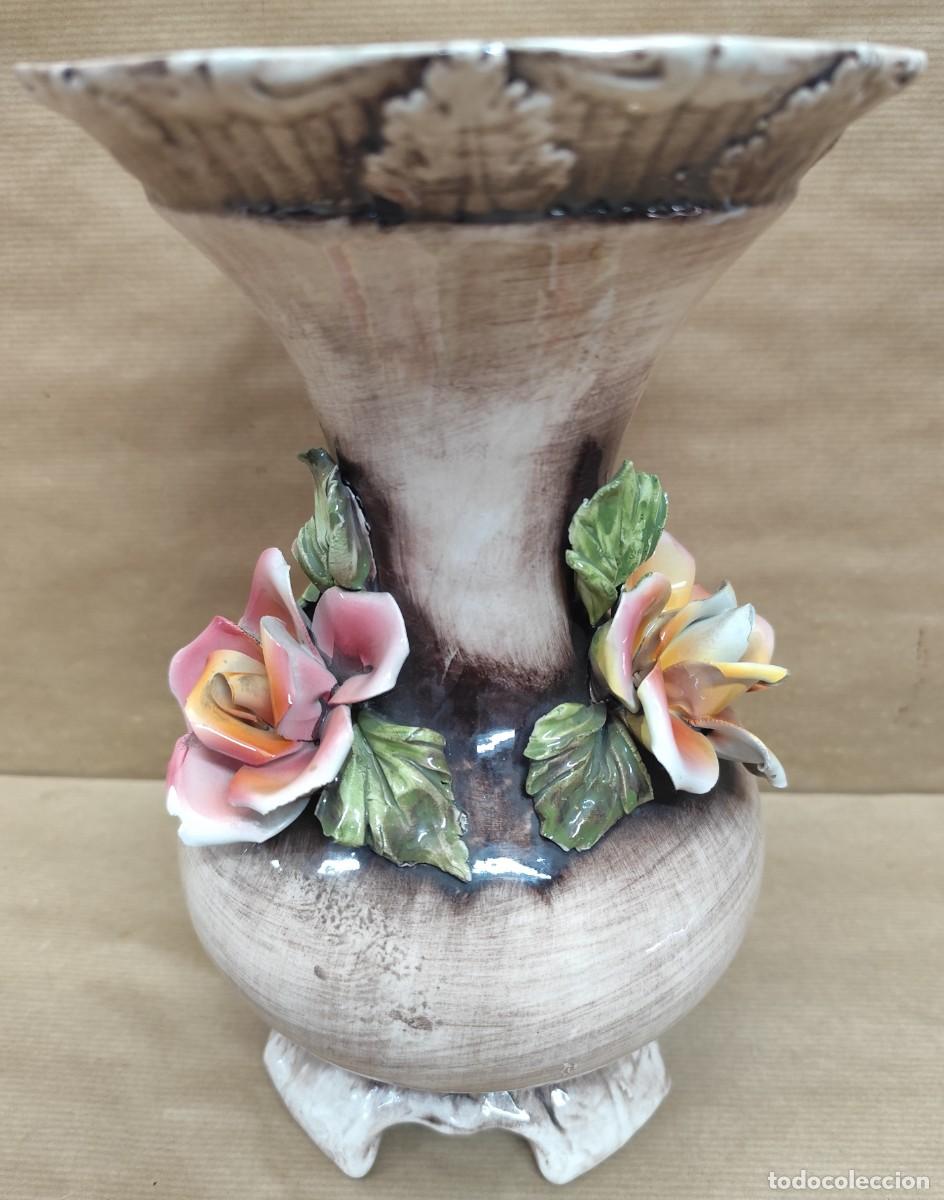 Antig&uuml;edades: Jarr&oacute;n de porcelana Capodimonte - Foto 2