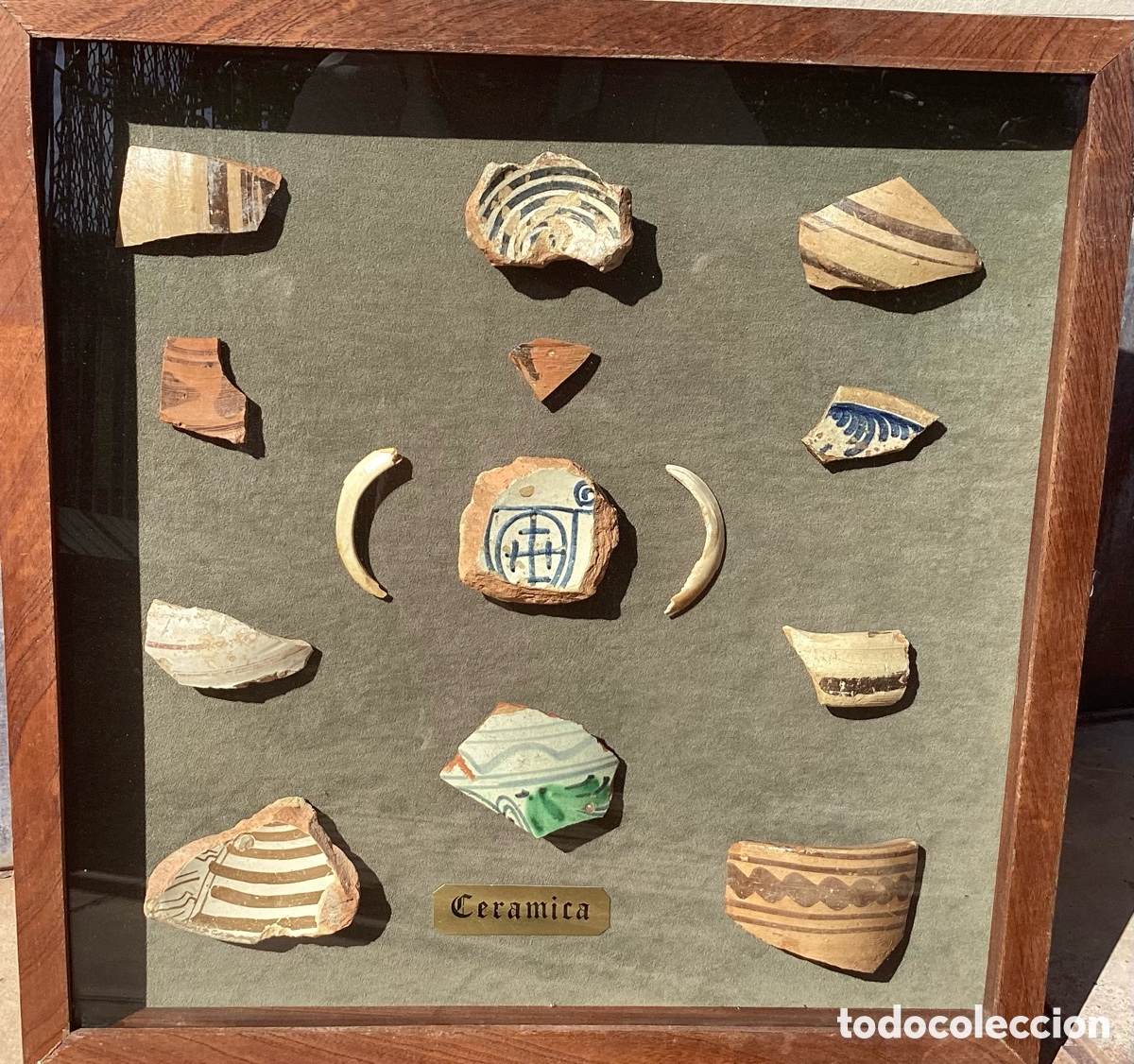Antig&uuml;edades: Expositor cer&aacute;mica antigua - Foto 2