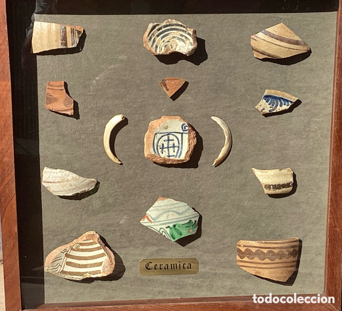 Antig&uuml;edades: Expositor cer&aacute;mica antigua - Foto 1