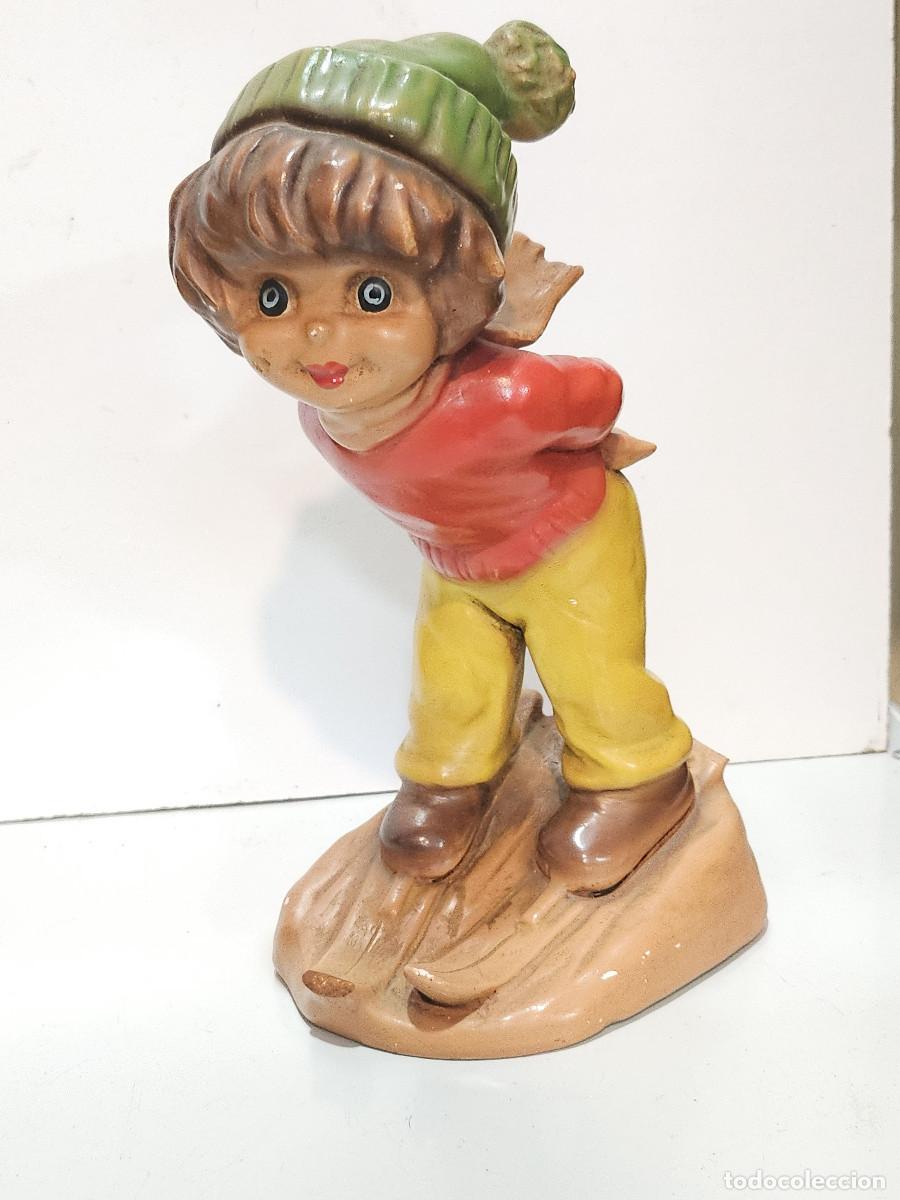 Antig&uuml;edades: figura de ni&ntilde;o esquiando - Foto 1