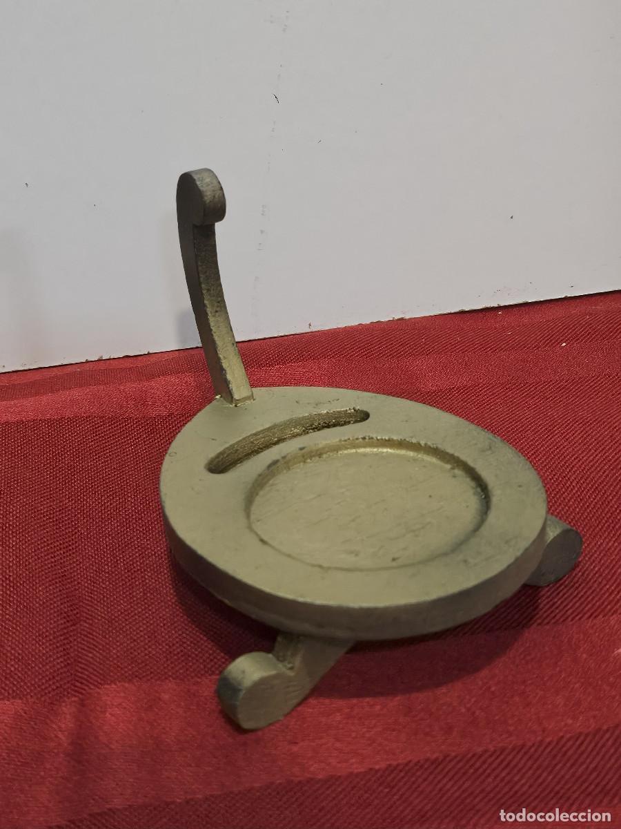 Antig&uuml;edades: apoya taza y plato de madera - Foto 1
