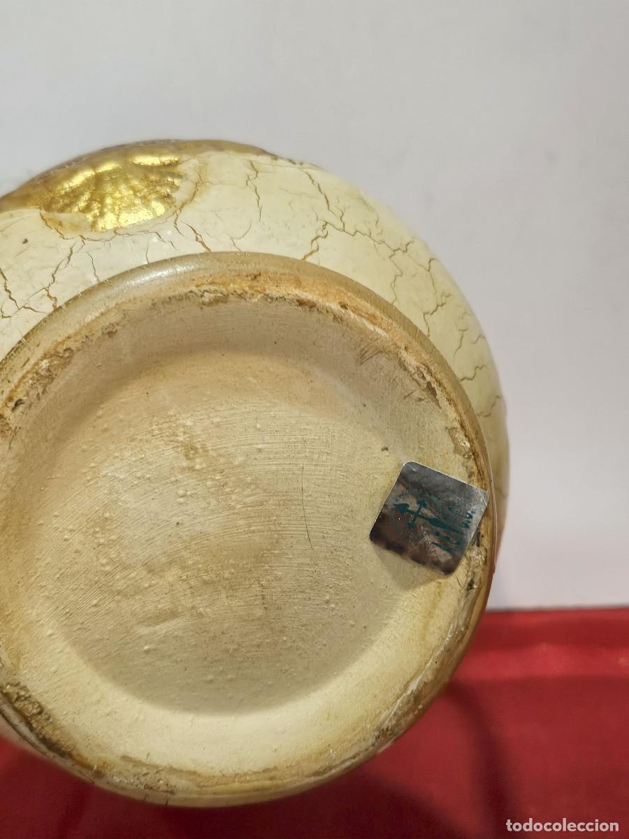 Antig&uuml;edades: jarron de ceramica dorado - Foto 5