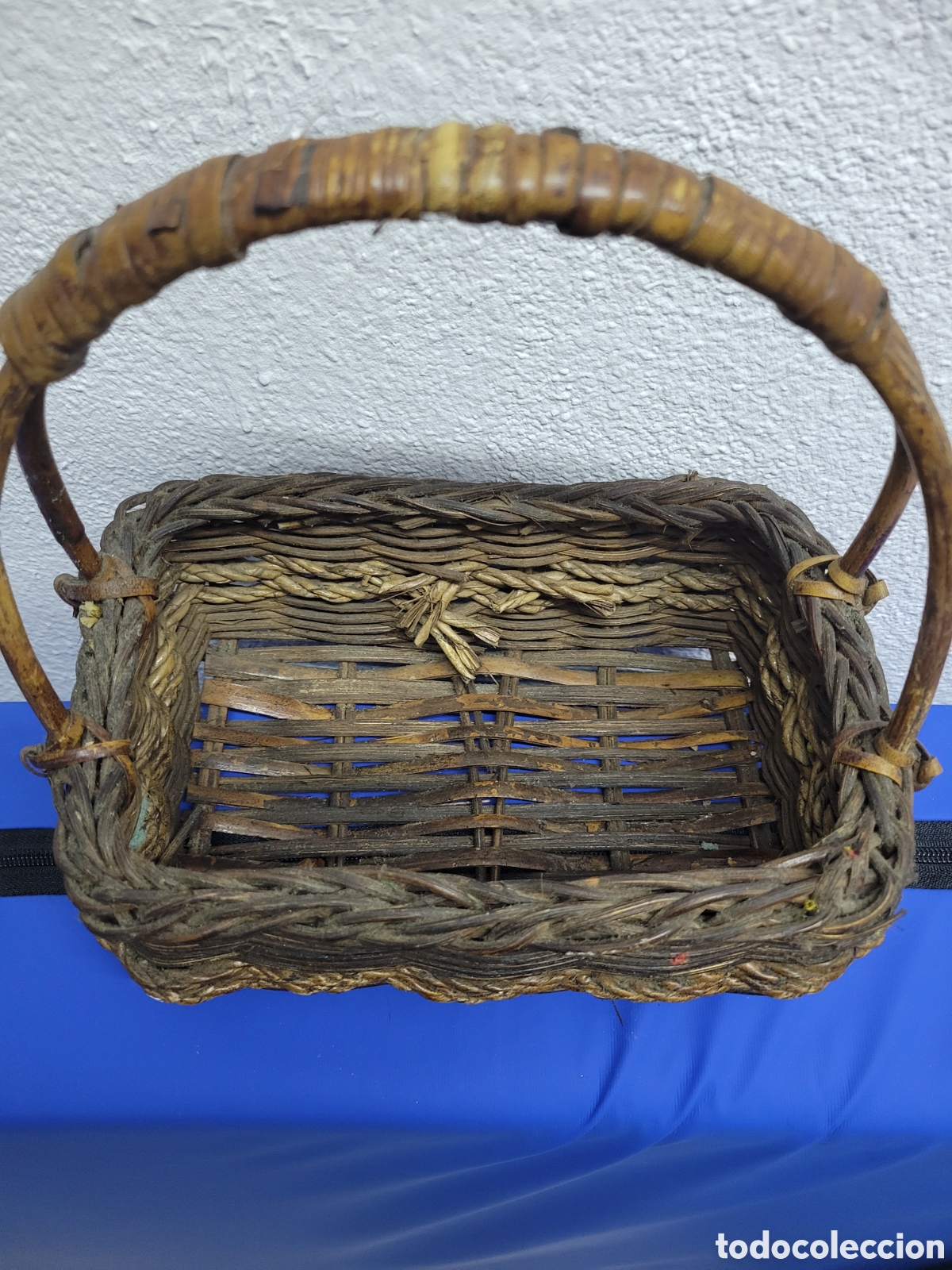 Antig&uuml;edades: Cesta de mimbre antigua - Foto 3