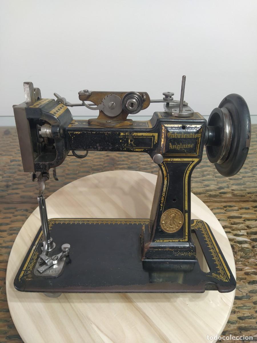 Antig&uuml;edades: Maquina de coser guantes - Foto 1