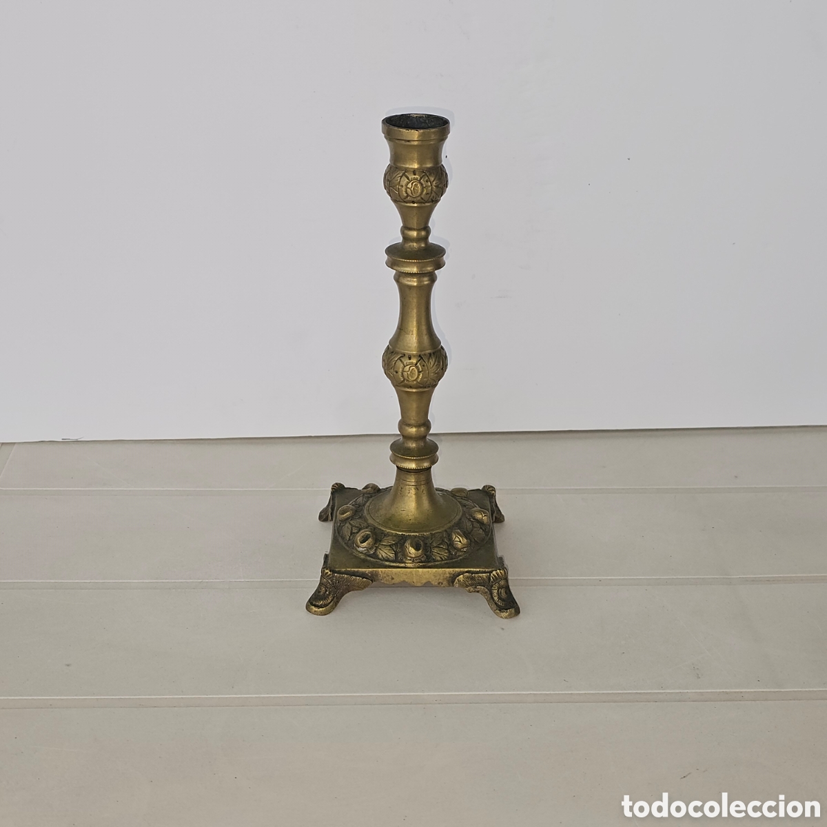 Antig&uuml;edades: CANDELABRO BRONCE TALLADO - Foto 4