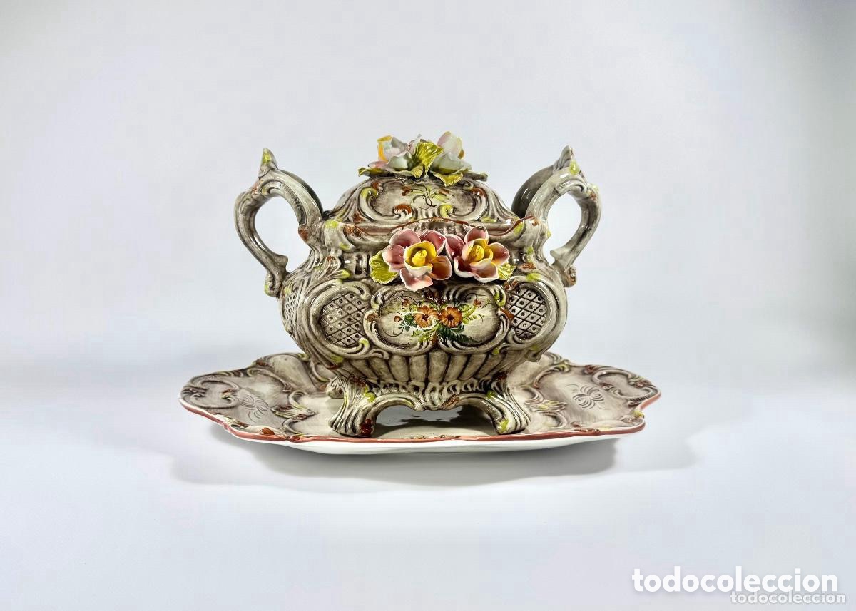 Antig&uuml;edades: Gran sopera Capodimonte con su bandeja - Foto 1