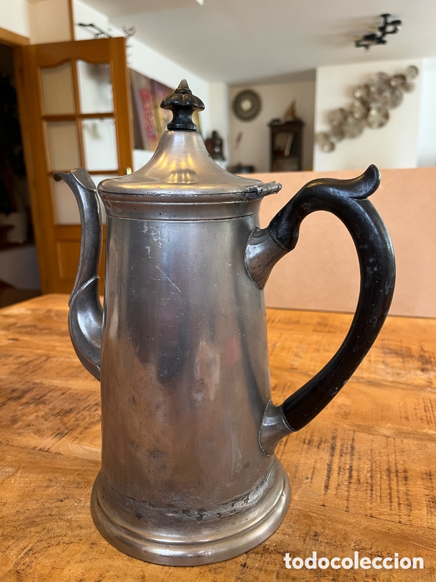 Antig&uuml;edades: Cafetera inglesa de peltre S. XIX - Foto 2
