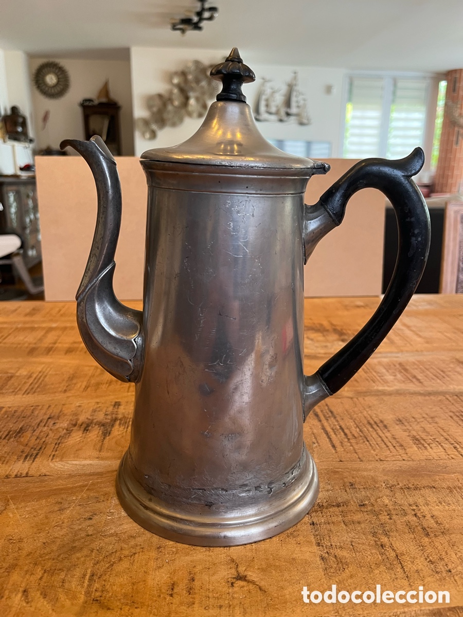 Antig&uuml;edades: Cafetera inglesa de peltre S. XIX - Foto 1