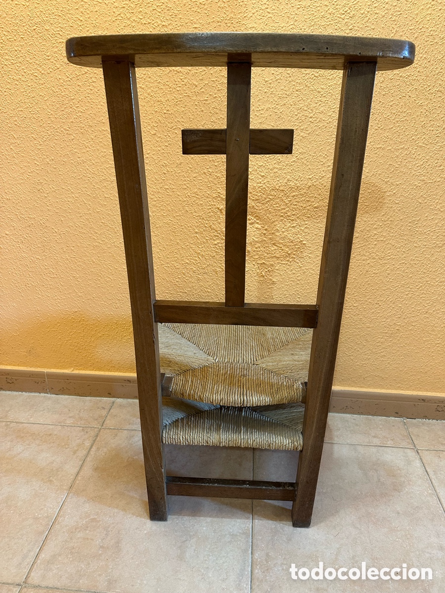 Antig&uuml;edades: Reclinatorio antiguo de madera con asiento - Foto 5