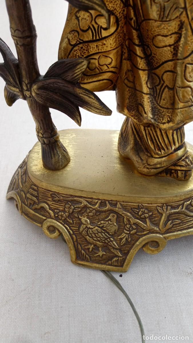 Antig&uuml;edades: Lampara de sobremesa, de bronce - Foto 8
