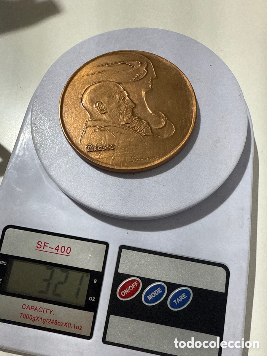 Antig&uuml;edades: Medalla bronce de Picasso - Foto 3