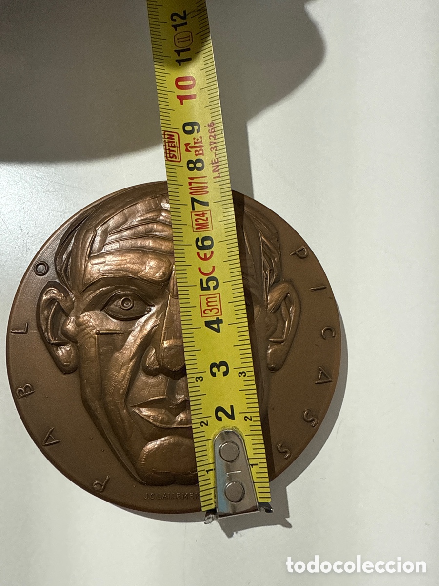 Antig&uuml;edades: Medalla bronce Pablo Picasso - Foto 2