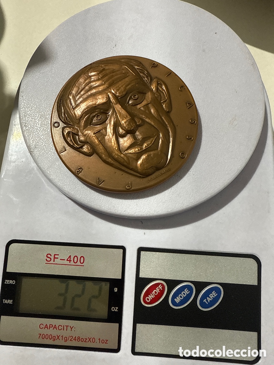 Antig&uuml;edades: Medalla bronce Pablo Picasso - Foto 5