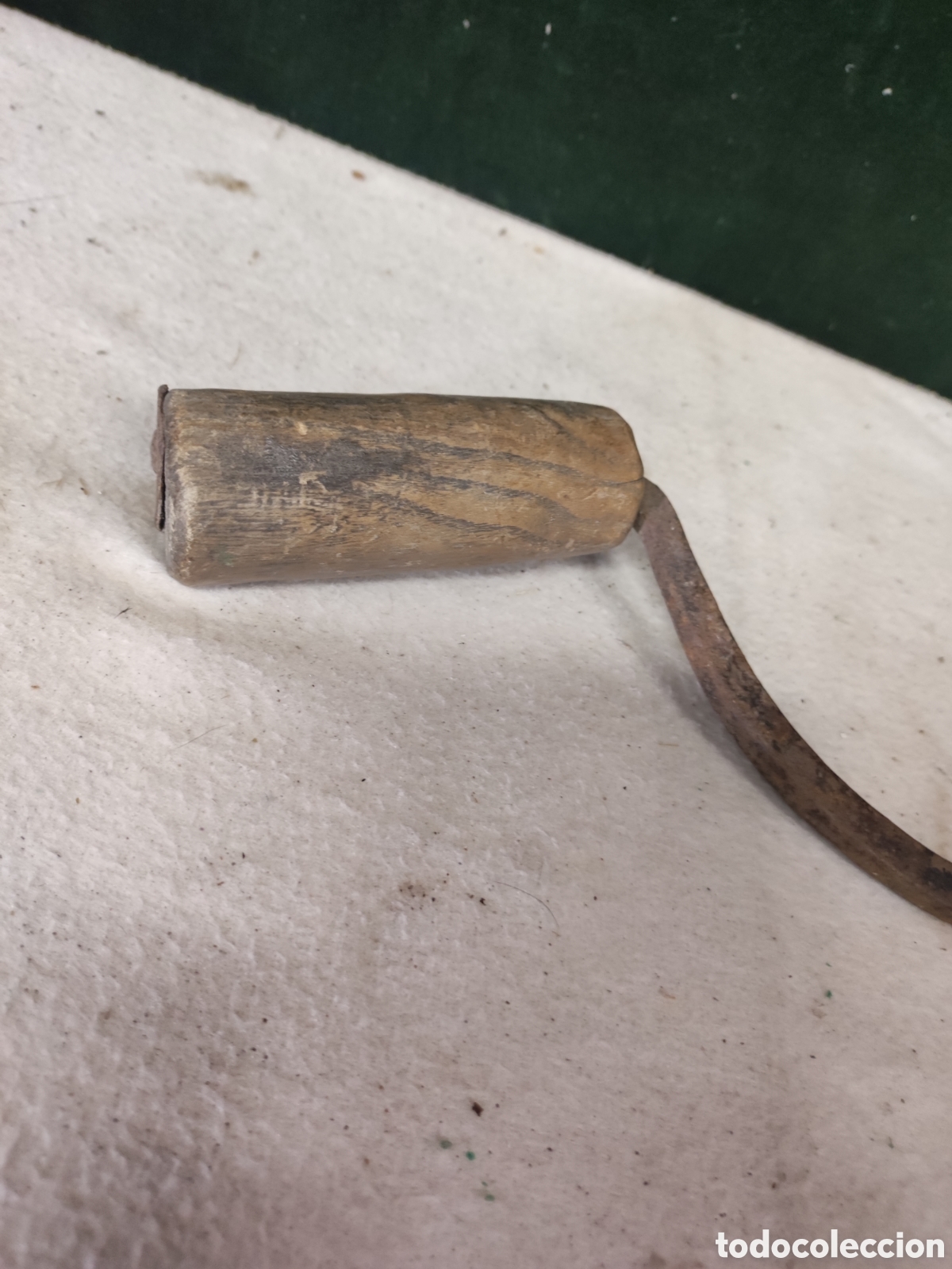 Antig&uuml;edades: Escardilla antigua de hierro y madera - Foto 3