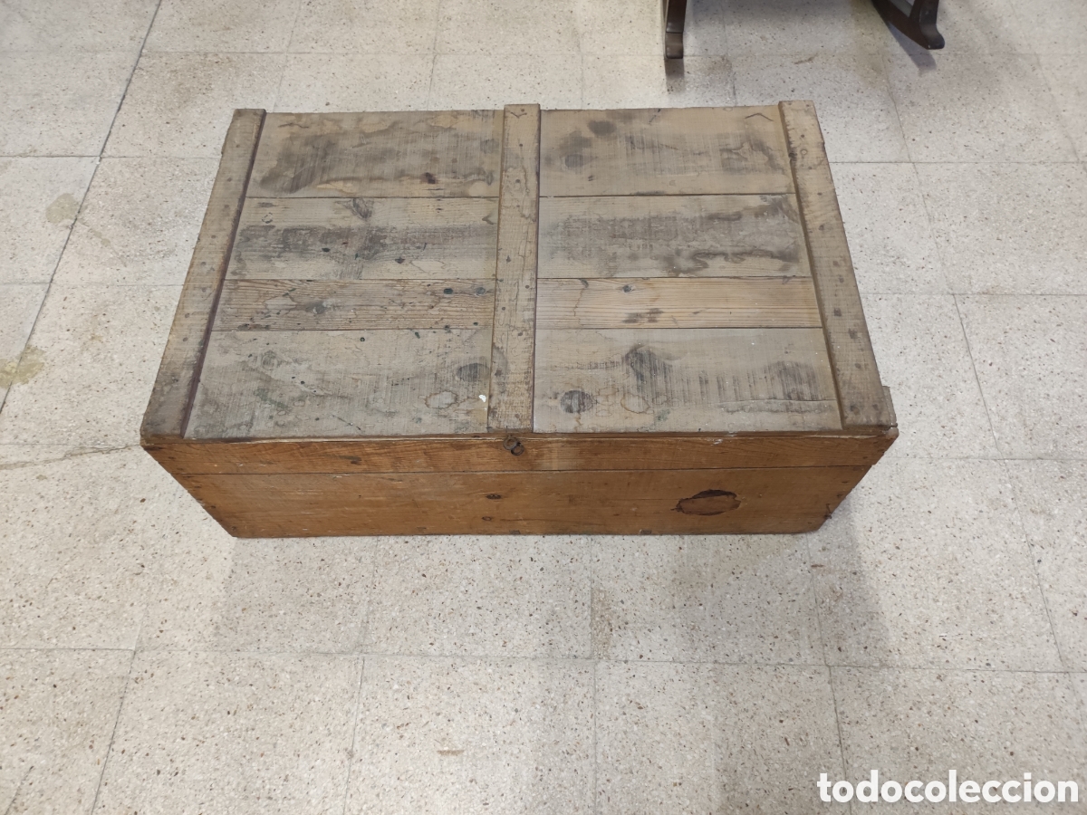 Antig&uuml;edades: Caj&oacute;n de madera con asas de pino - Foto 1