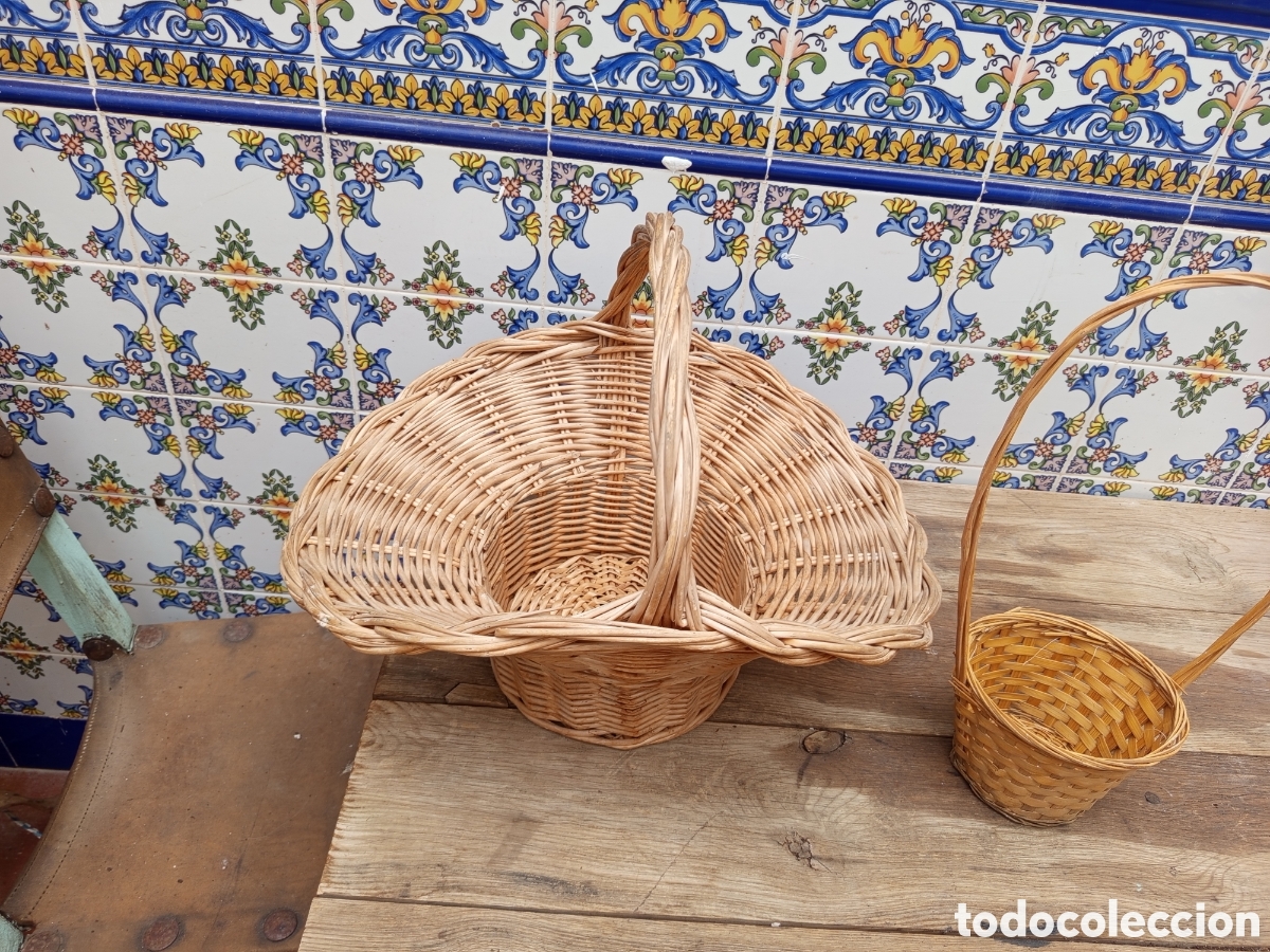 Antig&uuml;edades: Dos cesta de mimbre en buen estado - Foto 2