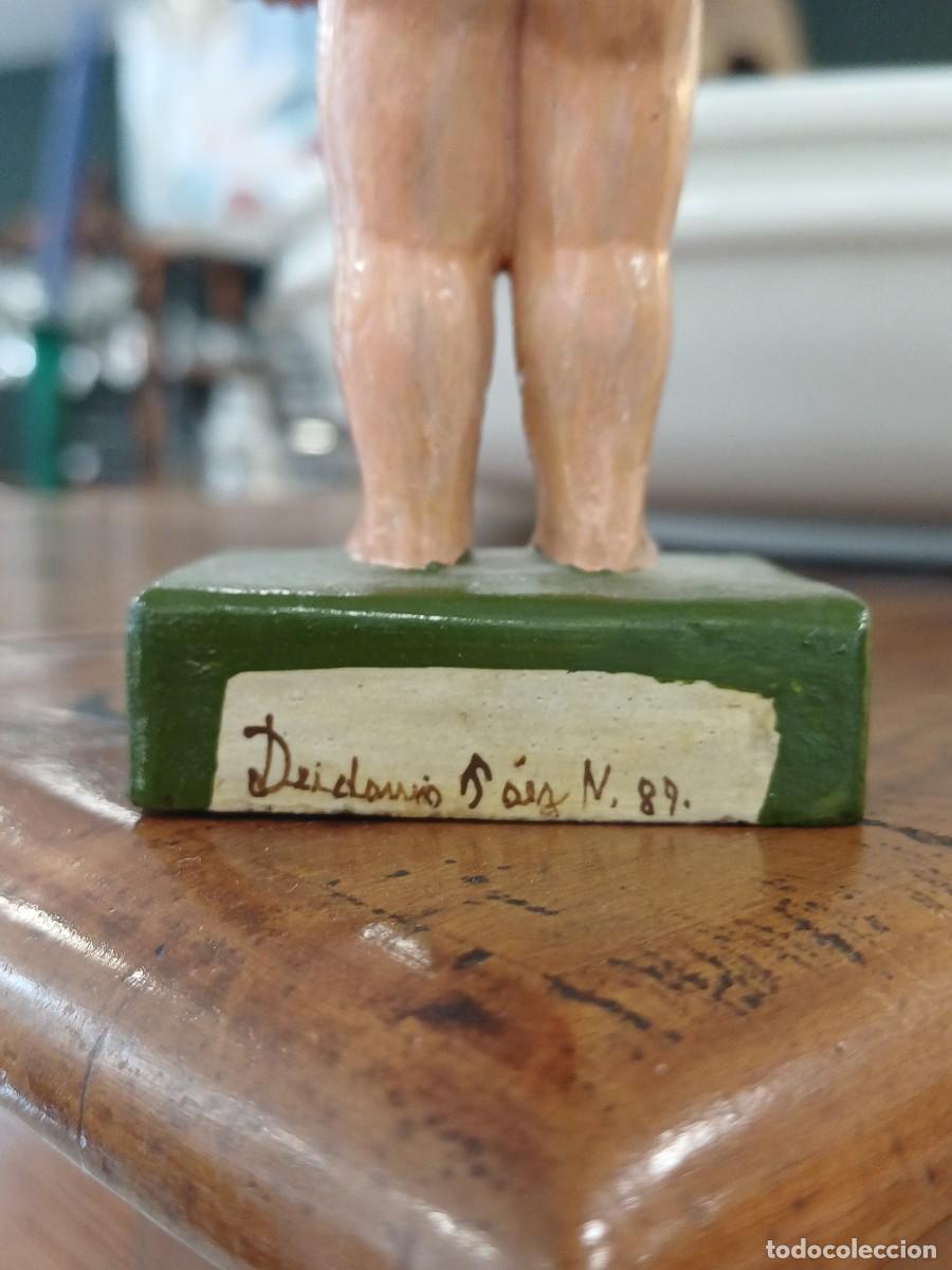 Antig&uuml;edades: Talla madera Ni&ntilde;o Labrador - Foto 1