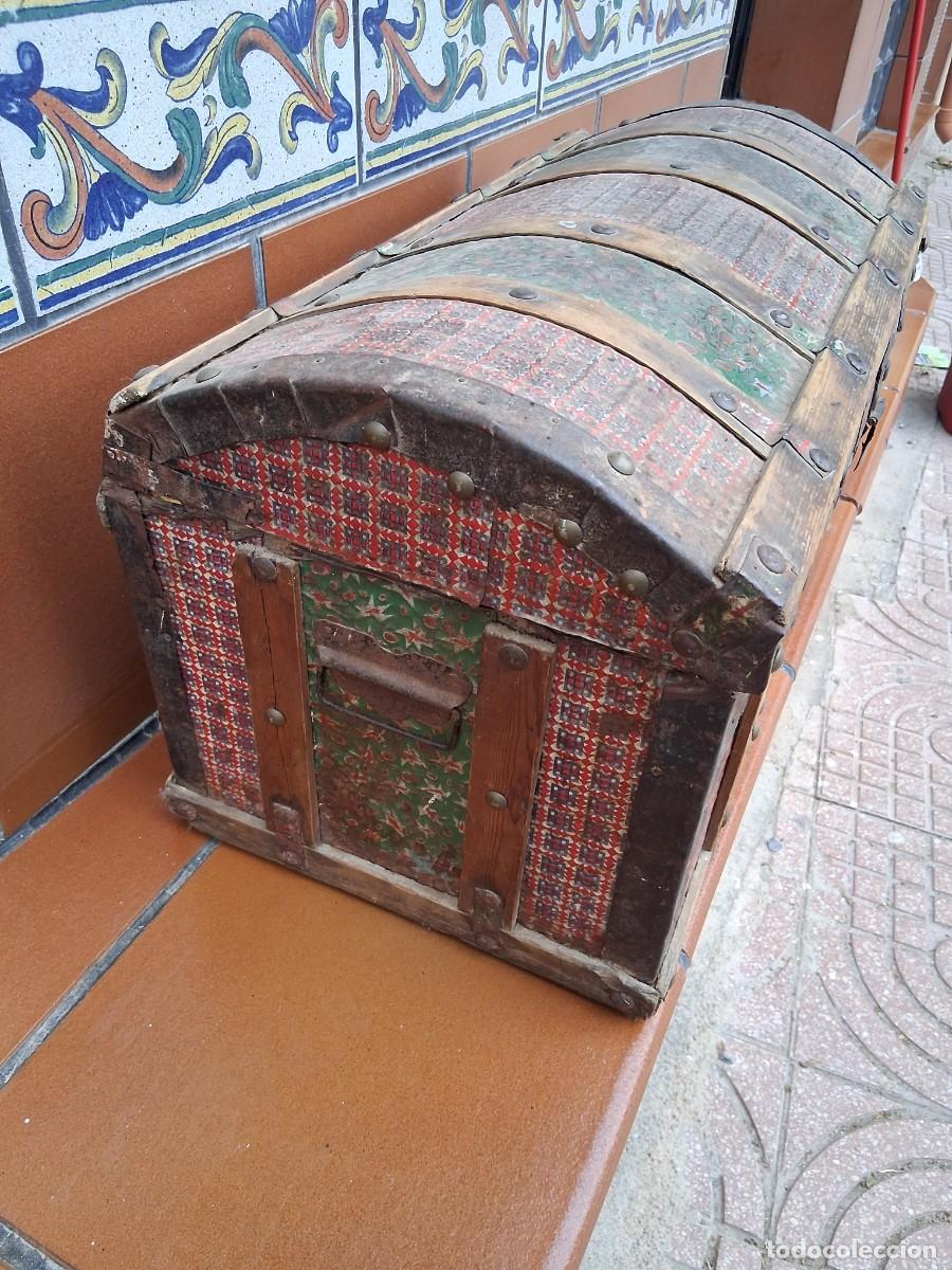 Antig&uuml;edades: Antiguo baul de madera chapada estilo cofre - Foto 3