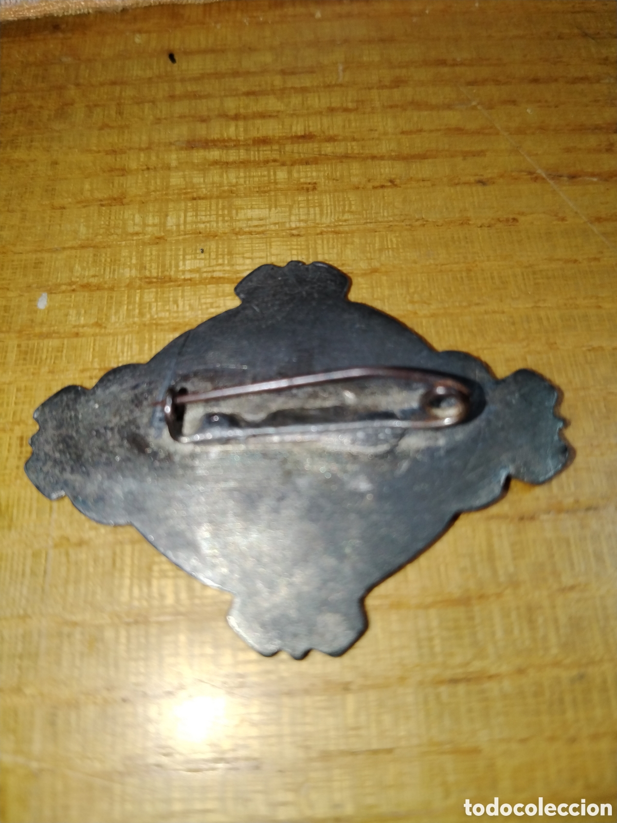 Antig&uuml;edades: Broche. Cristo yaciente. - Foto 3