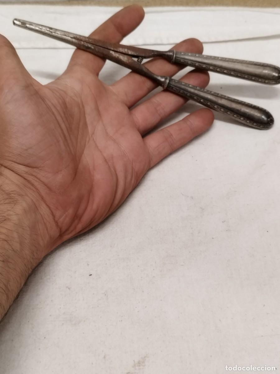 Antig&uuml;edades: Antiguo &uacute;til estirados de guantes. - Foto 1