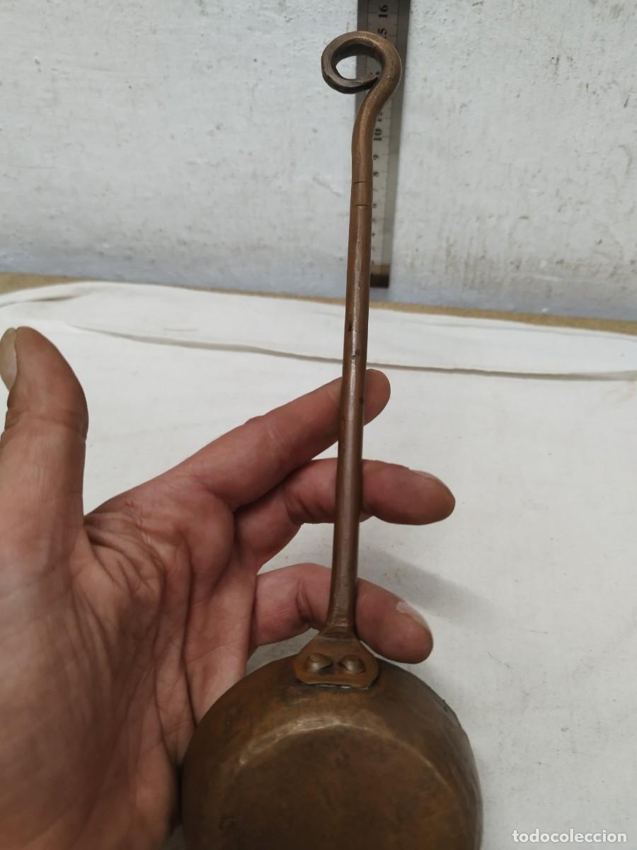 Antig&uuml;edades: Antiguo cucharon de caldero. - Foto 5
