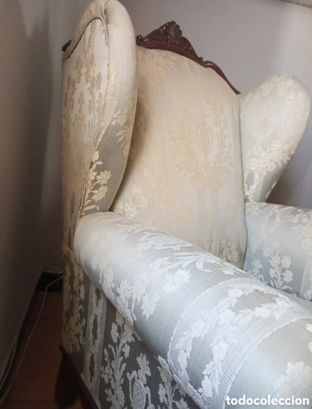 Antig&uuml;edades: Sill&oacute;n Caoba y Seda - peque&ntilde;os desperfectos - Foto 4