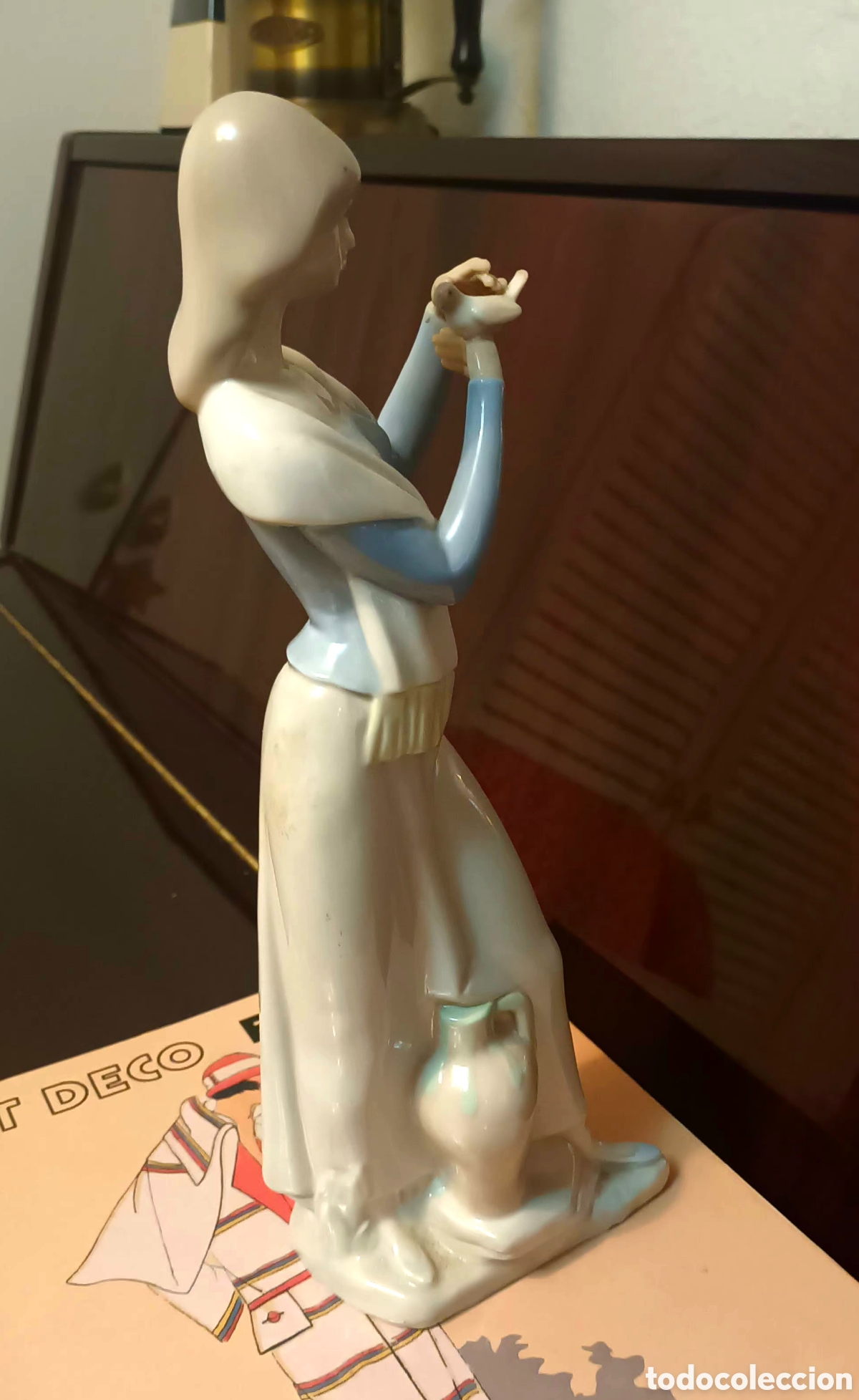 Antig&uuml;edades: Figura Mujer con paloma, Lladr&oacute;? - Foto 5