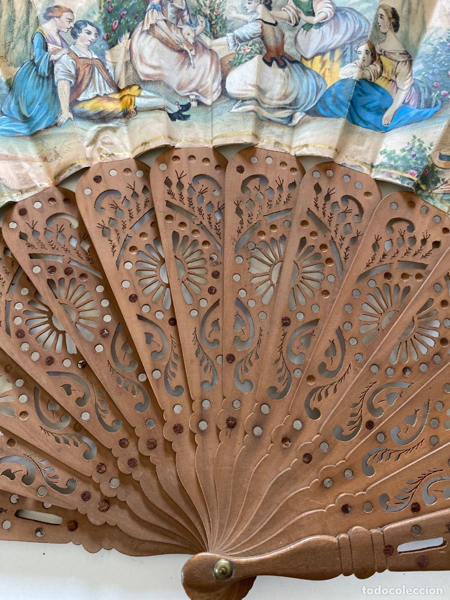 Antig&uuml;edades: Abanico madera y papel - Foto 2
