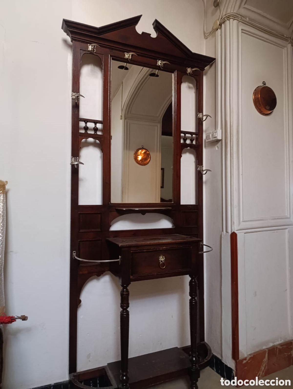 Antig&uuml;edades: Recibidor de madera maciza - Foto 1