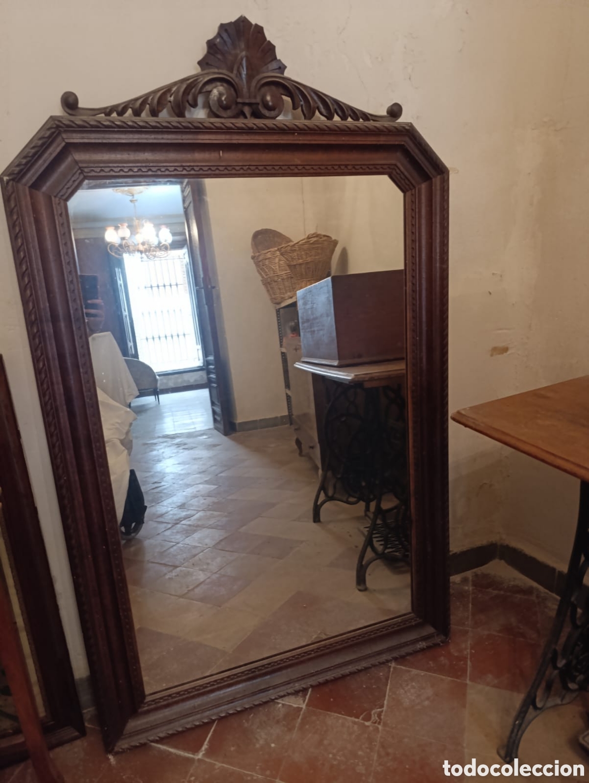 Antig&uuml;edades: Espejo grande de madera tallada - Foto 1