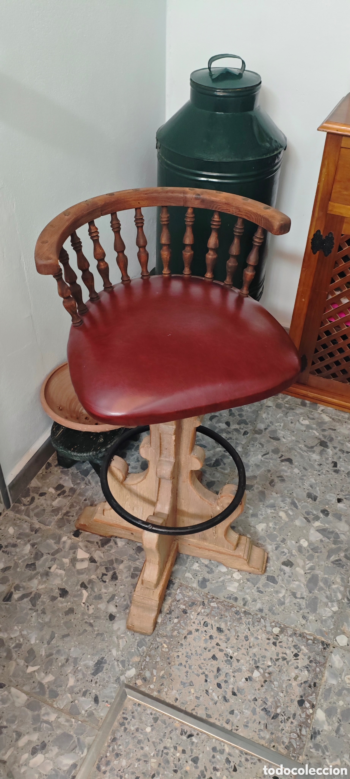 Antig&uuml;edades: Taburete antiguo de m&aacute;s de 100 a&ntilde;os - Foto 1