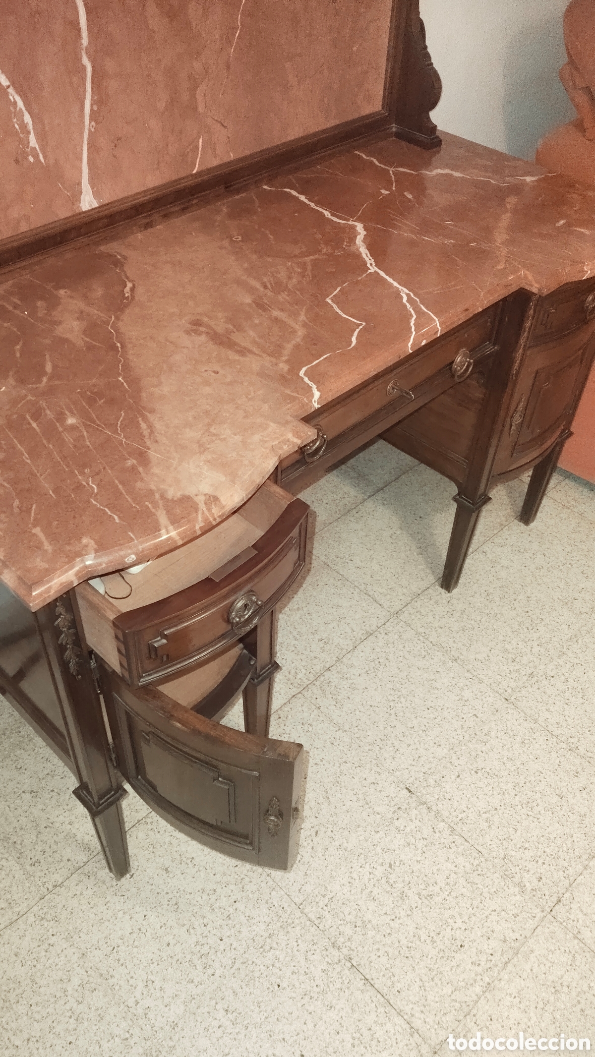 Antig&uuml;edades: Escritorio de madera con m&aacute;rmol rojo - Foto 4